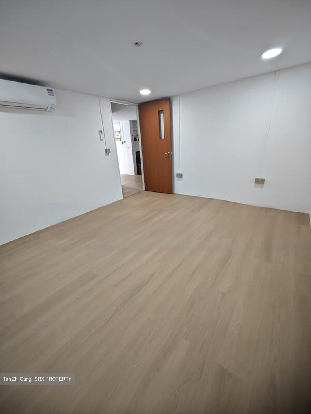 Invest Ho Building (D13), Factory #476662921